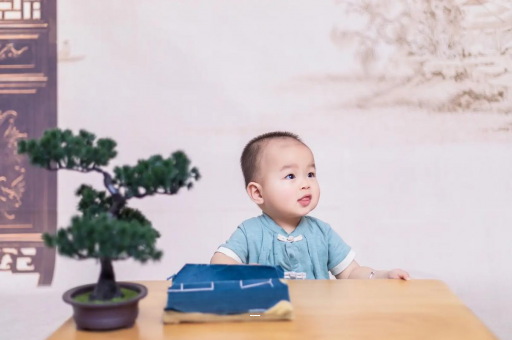 江西宝宝吐黄水是怎么回事